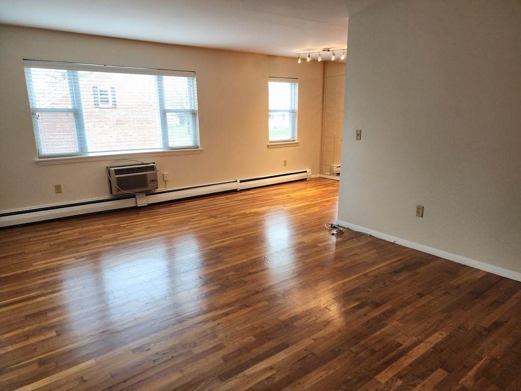 28 Regency Park Drive - Photo 1
