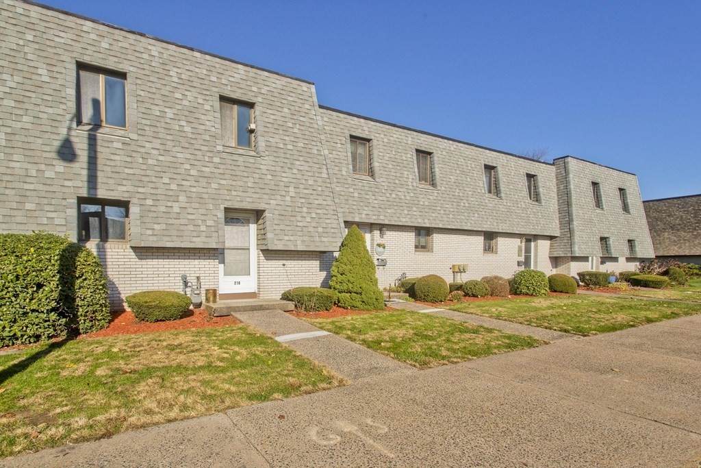 216 Beekman Dr - Photo 1