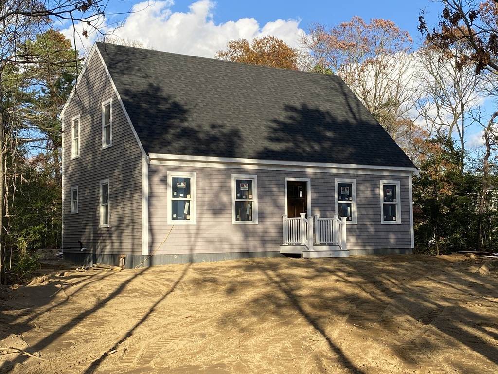 92 Rainbow Ave - Photo 1