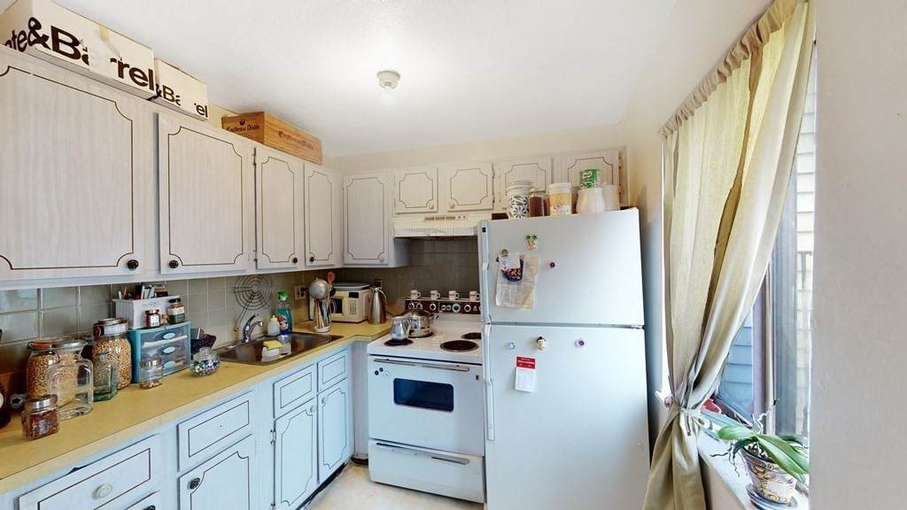 72 Chelsea - Photo 1