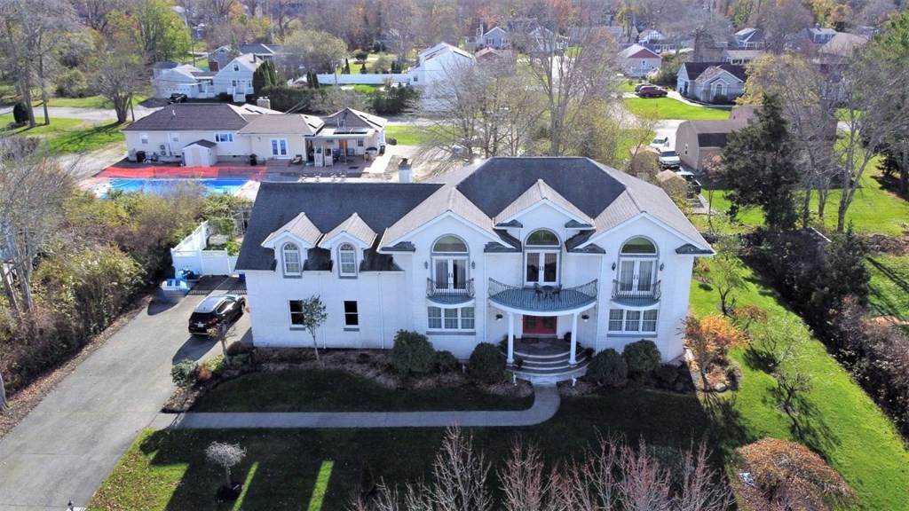 32 Sullivan Ln - Photo 1