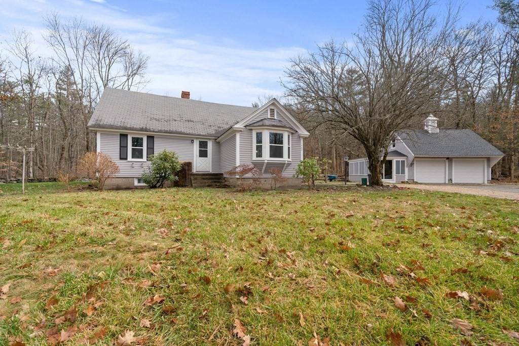 1460 Pleasant St - Photo 1