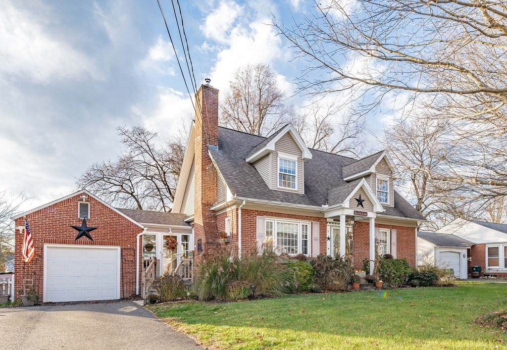 11 Central Ave - Photo 1