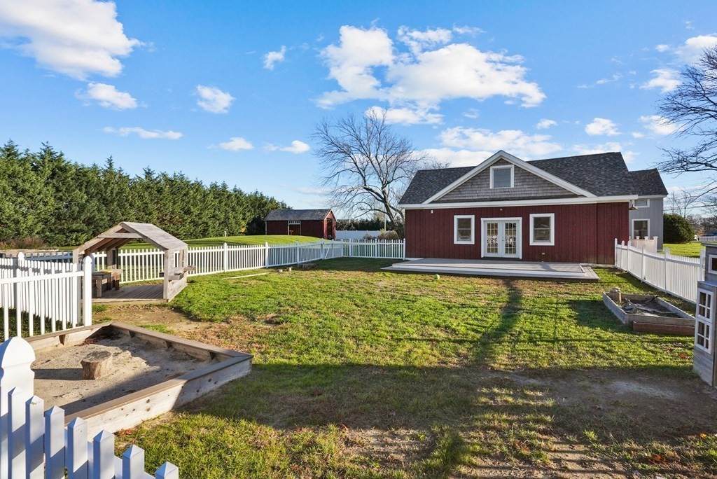 325 Warren - Photo 1