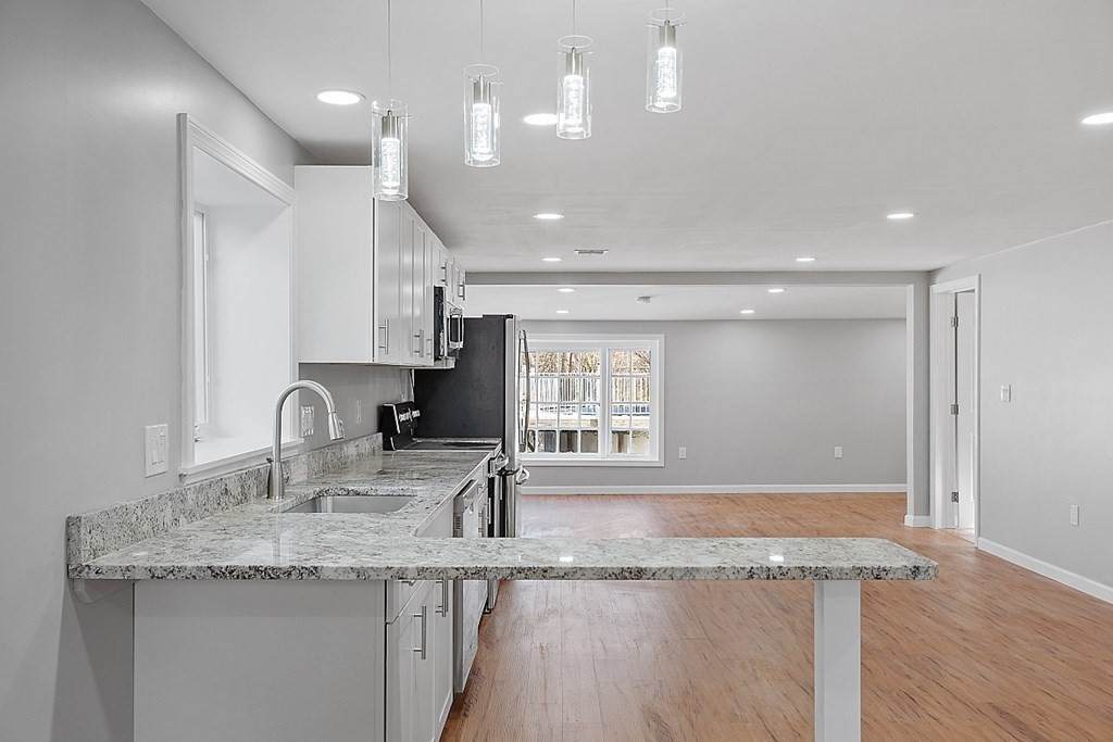 135 Cumberland Ave - Photo 1