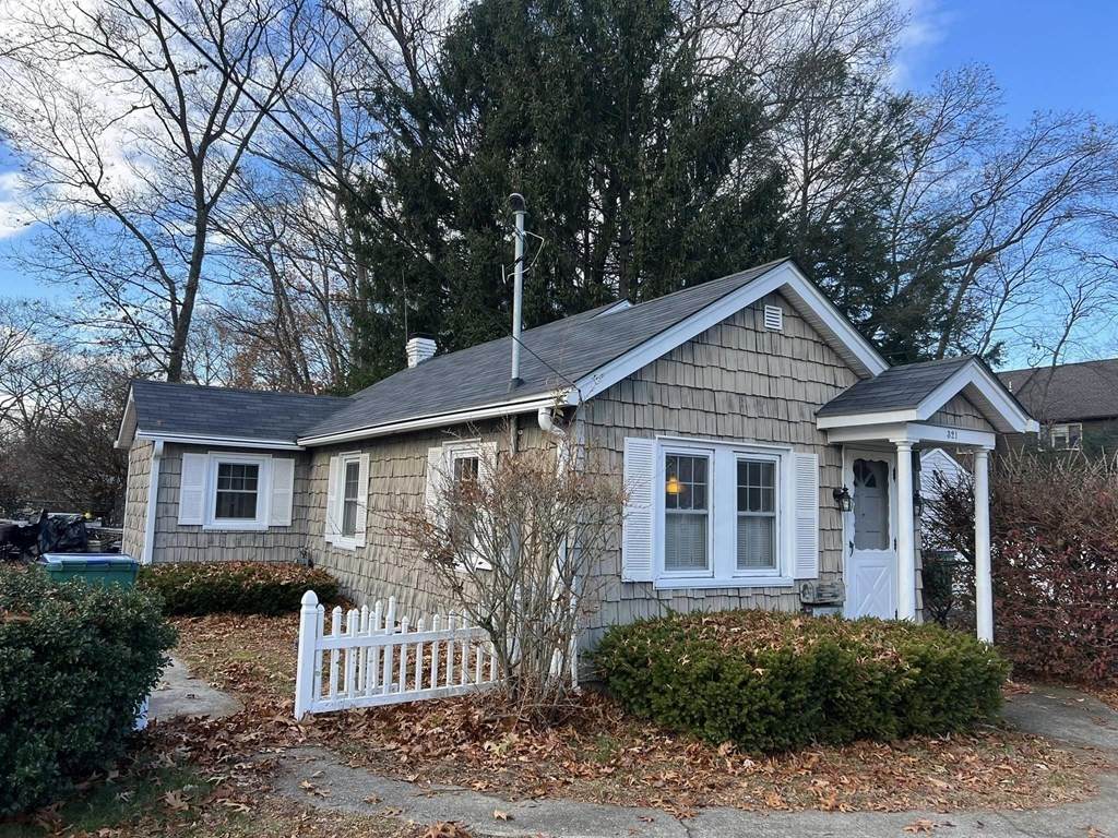 321 Boylston St - Photo 1