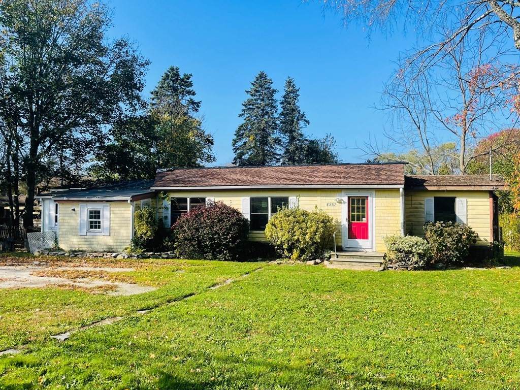 4561 Main - Photo 1