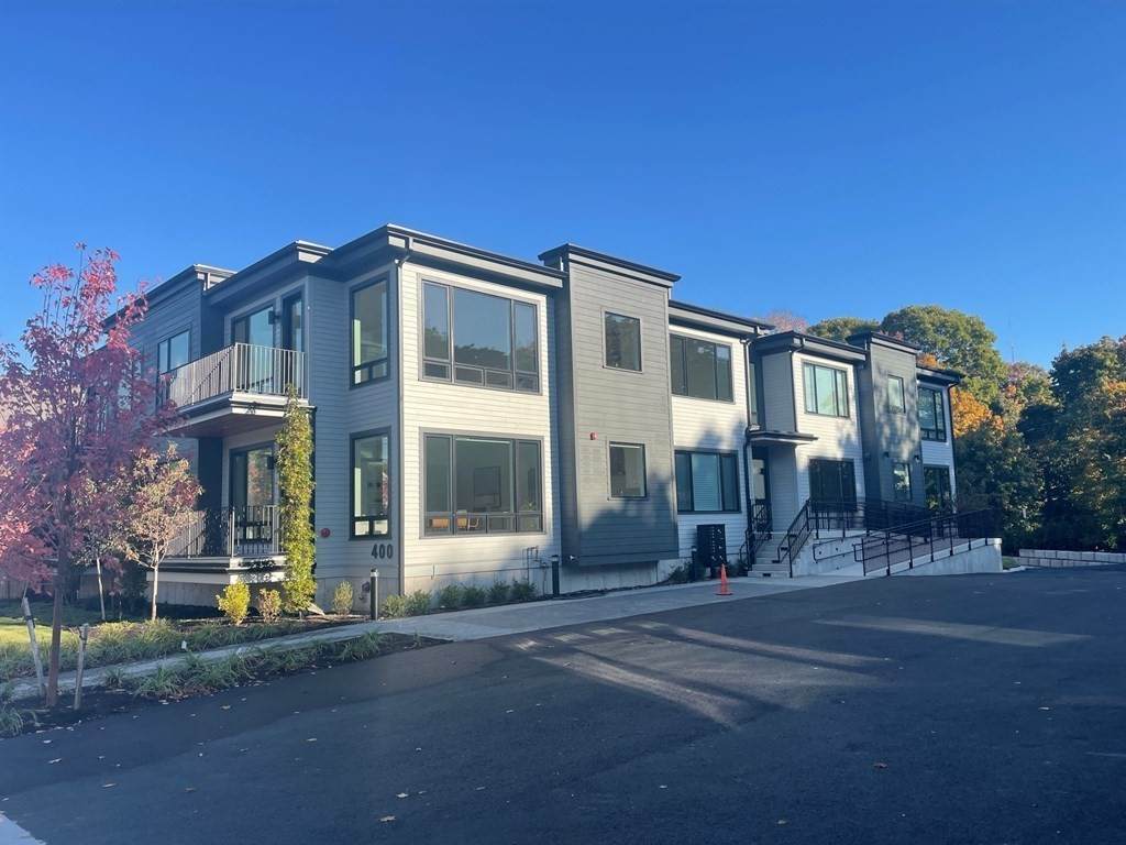 400 Hunnewell St - Photo 1