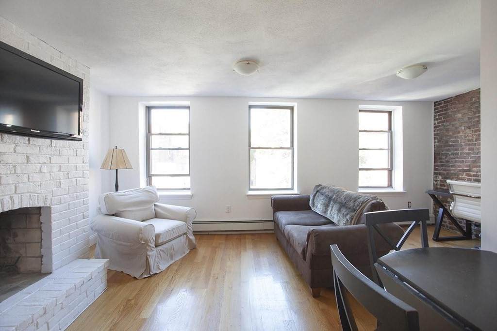 206 Endicott St - Photo 1