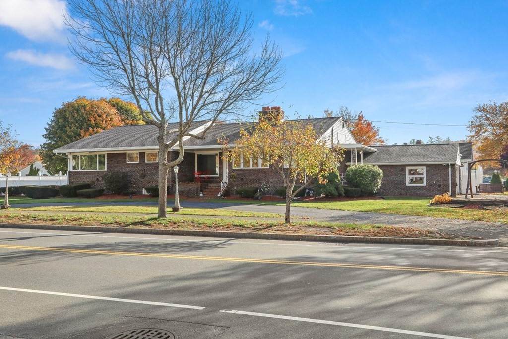 239 Lynn Fells Pkwy - Photo 1