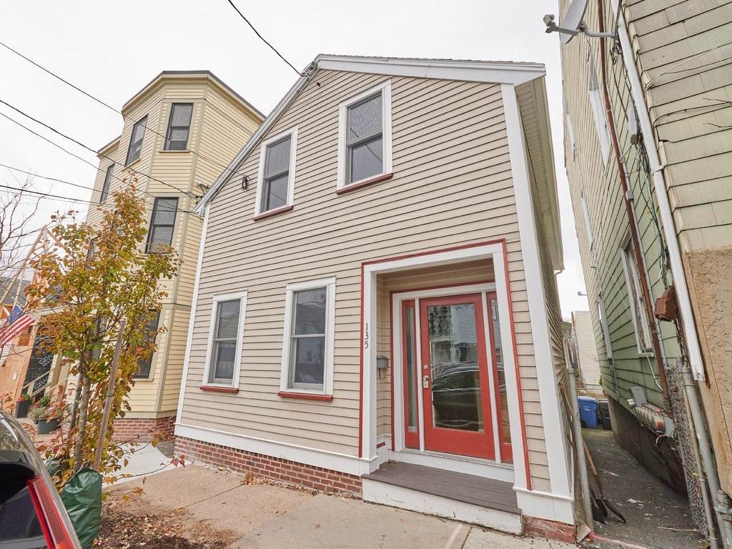 135 5th St - Photo 1