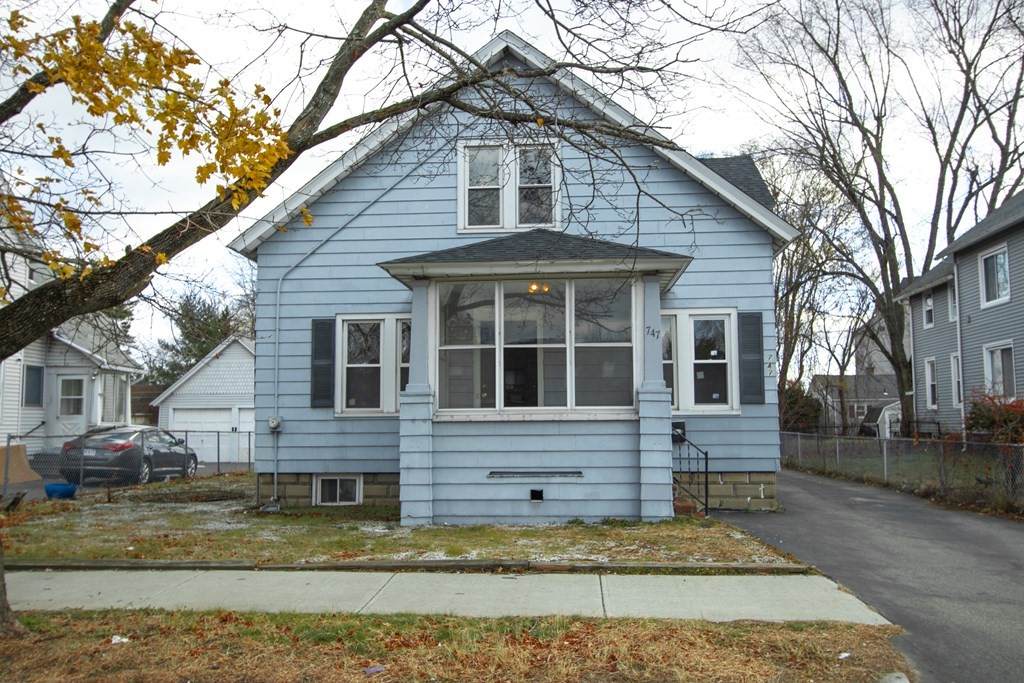 747 Saint James Ave - Photo 1