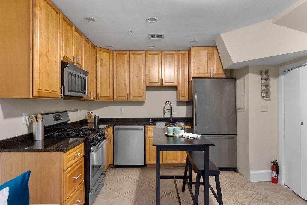 46 N Bennet St - Photo 1