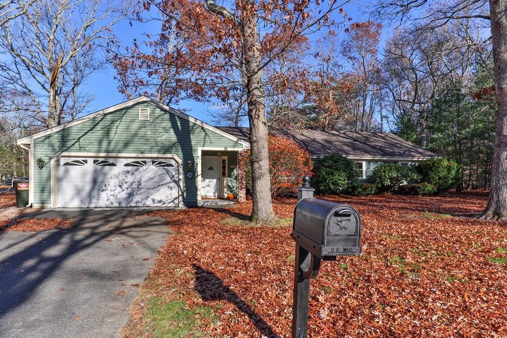 140 Thistle Dr - Photo 1