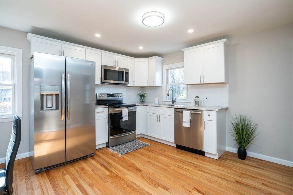 20 New Ludlow Rd - Photo 1