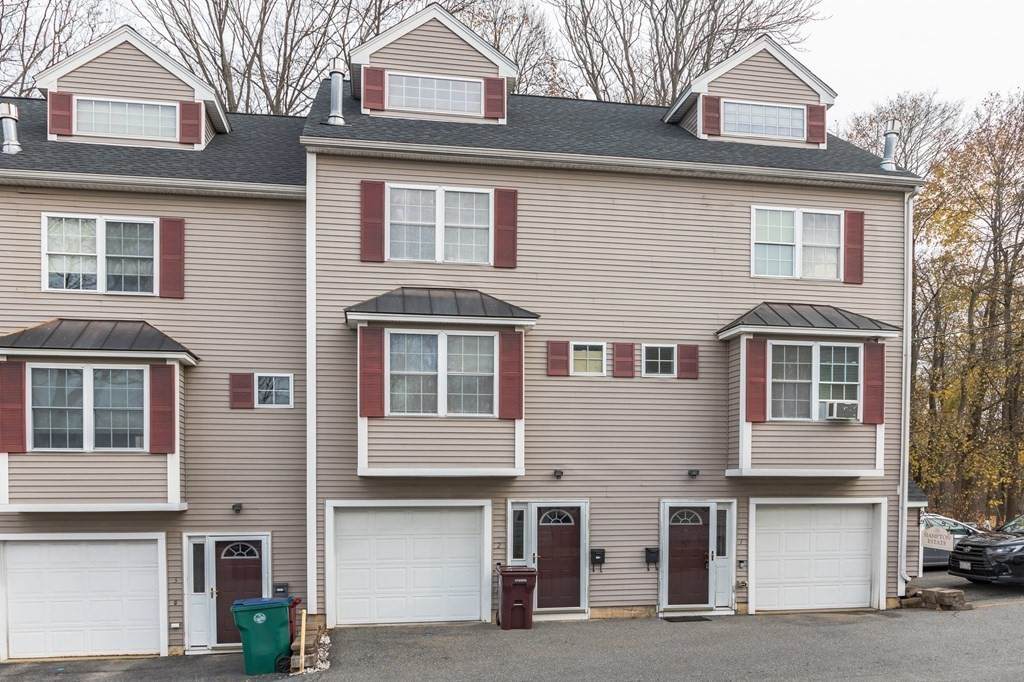 18 Hampton Ave - Photo 1