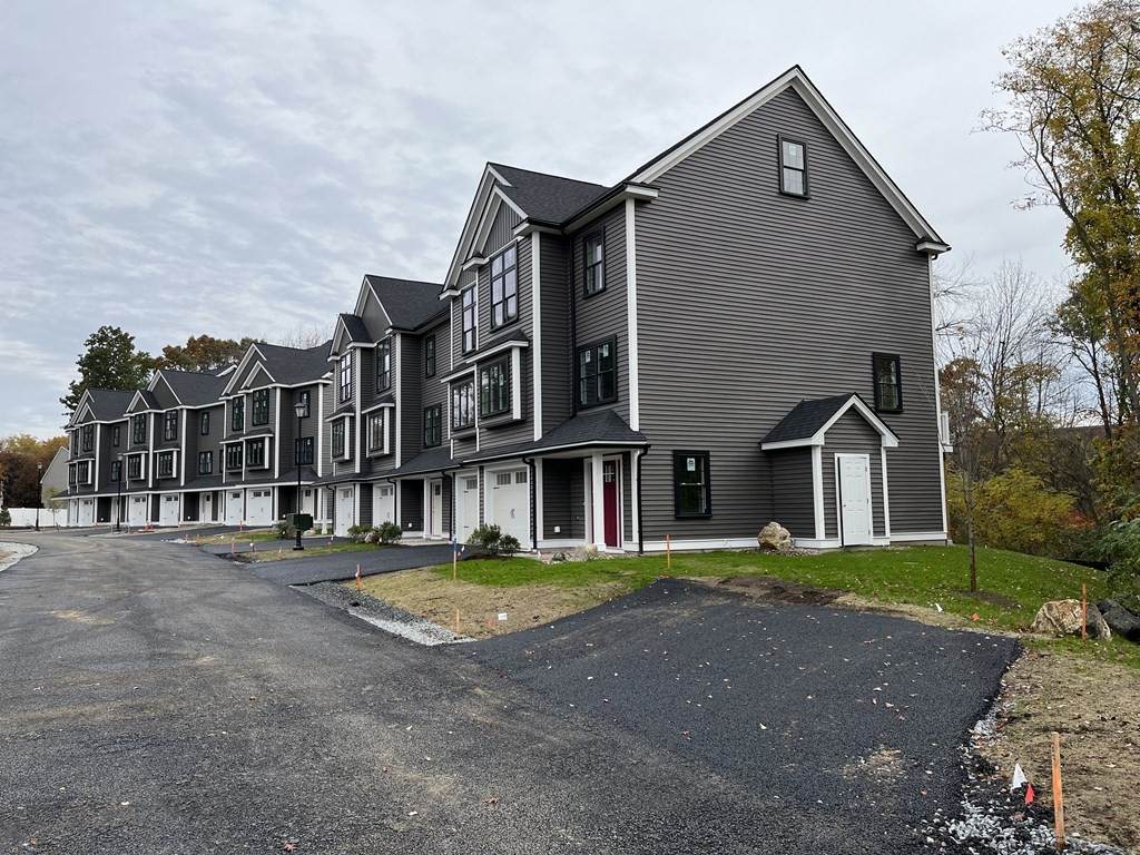 168 Lowell St - Photo 1
