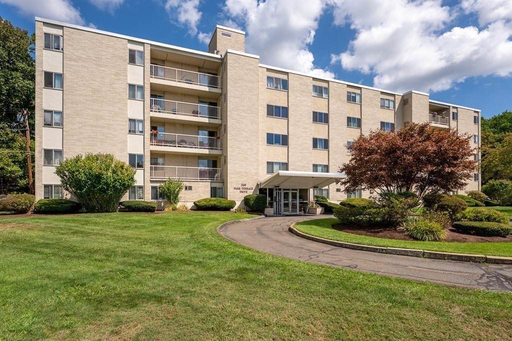 300 Park Terrace Dr - Photo 1