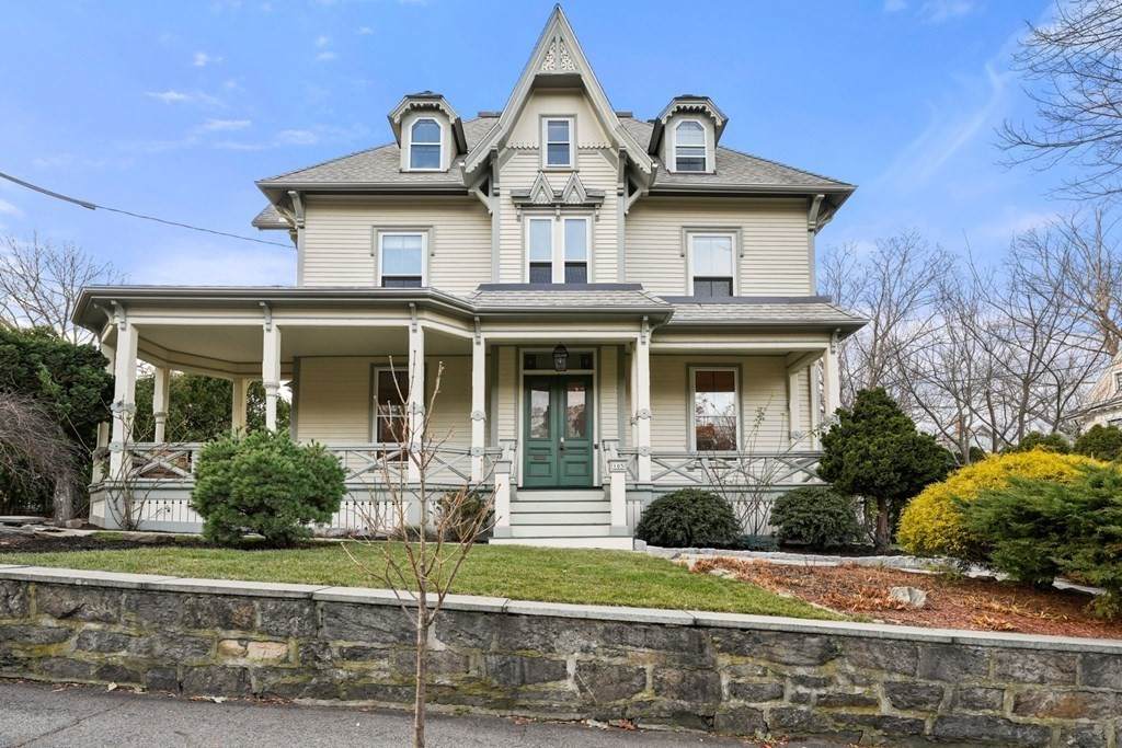 105 Eldredge St - Photo 1