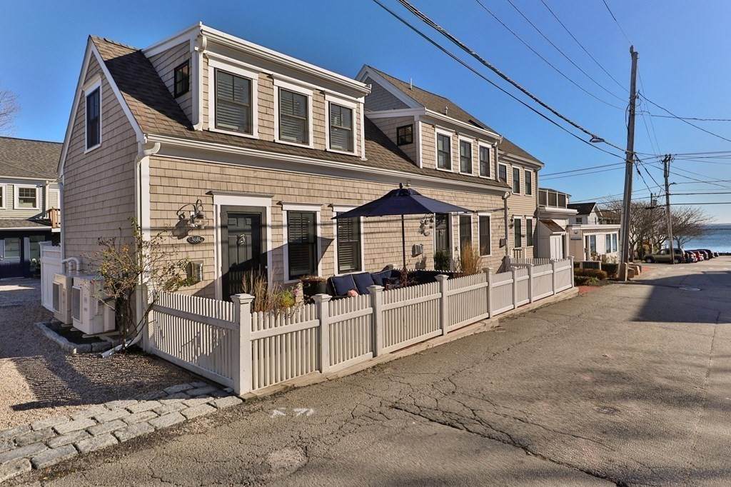 368 Commercial Street - Photo 1