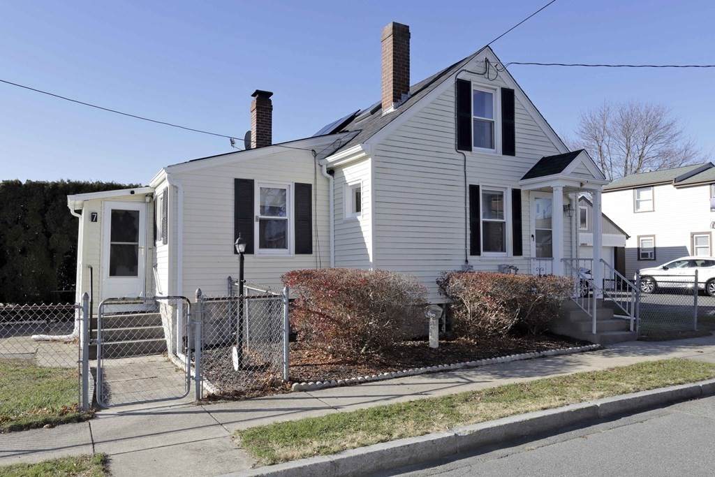 7 Winter St - Photo 1