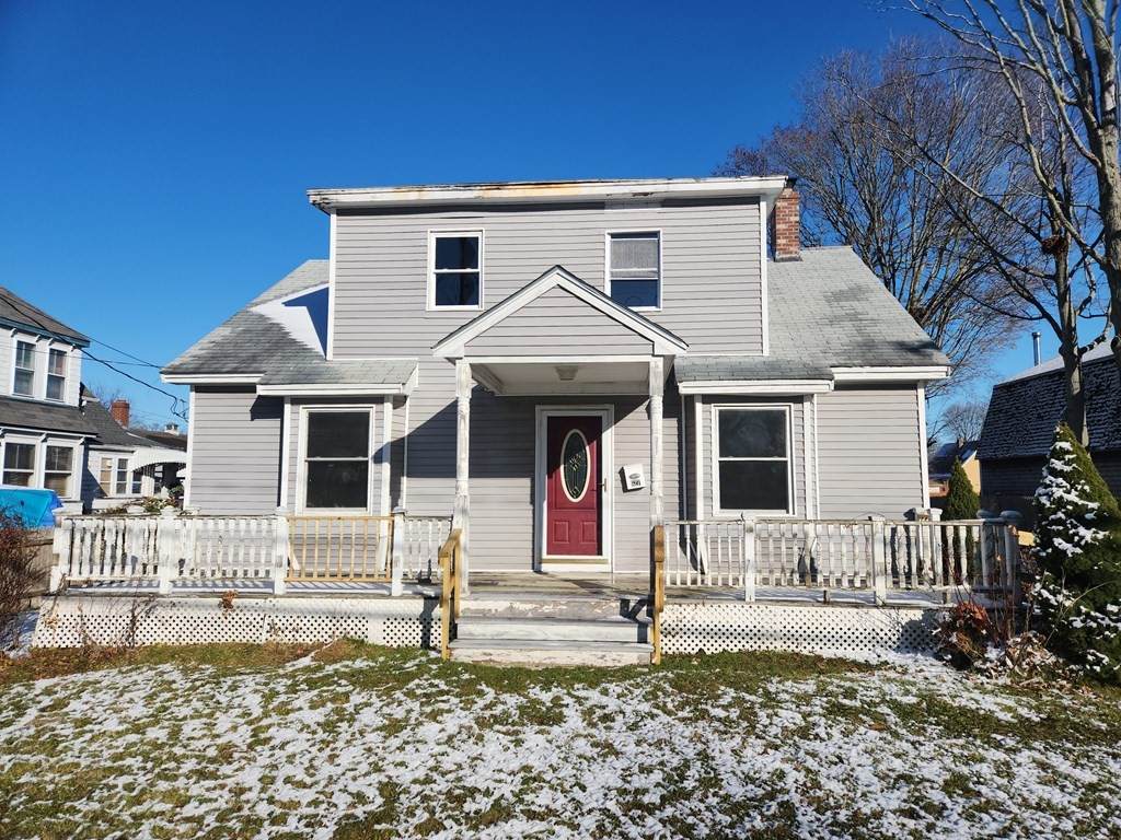 627 Bay St - Photo 1