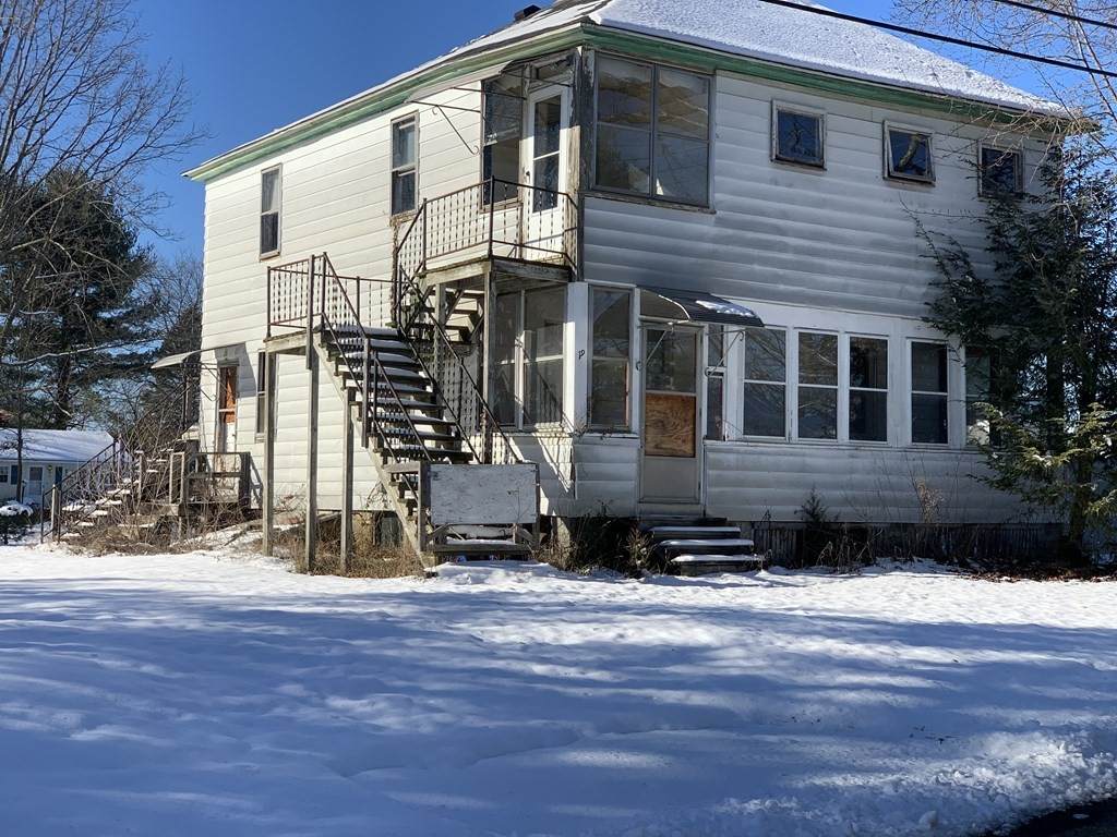 19-21 Swan Ave - Photo 1