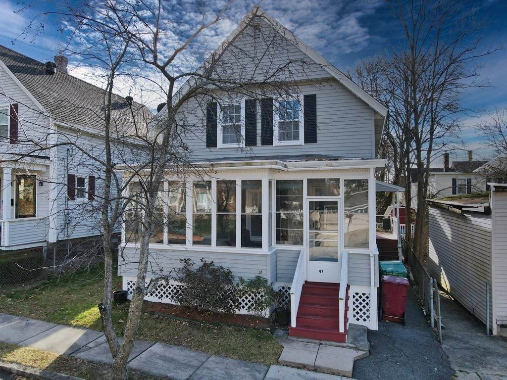 47 10th St - Photo 1