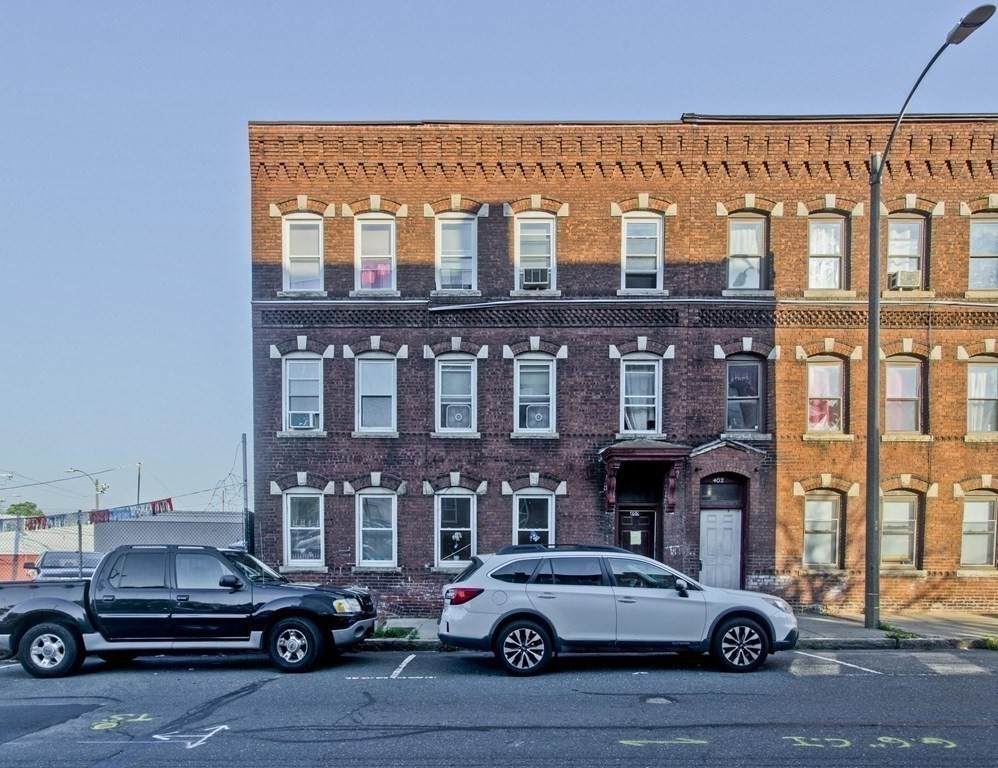 400 Maple St - Photo 1