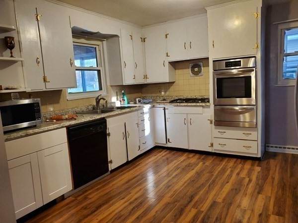 48 Galen St - Photo 1