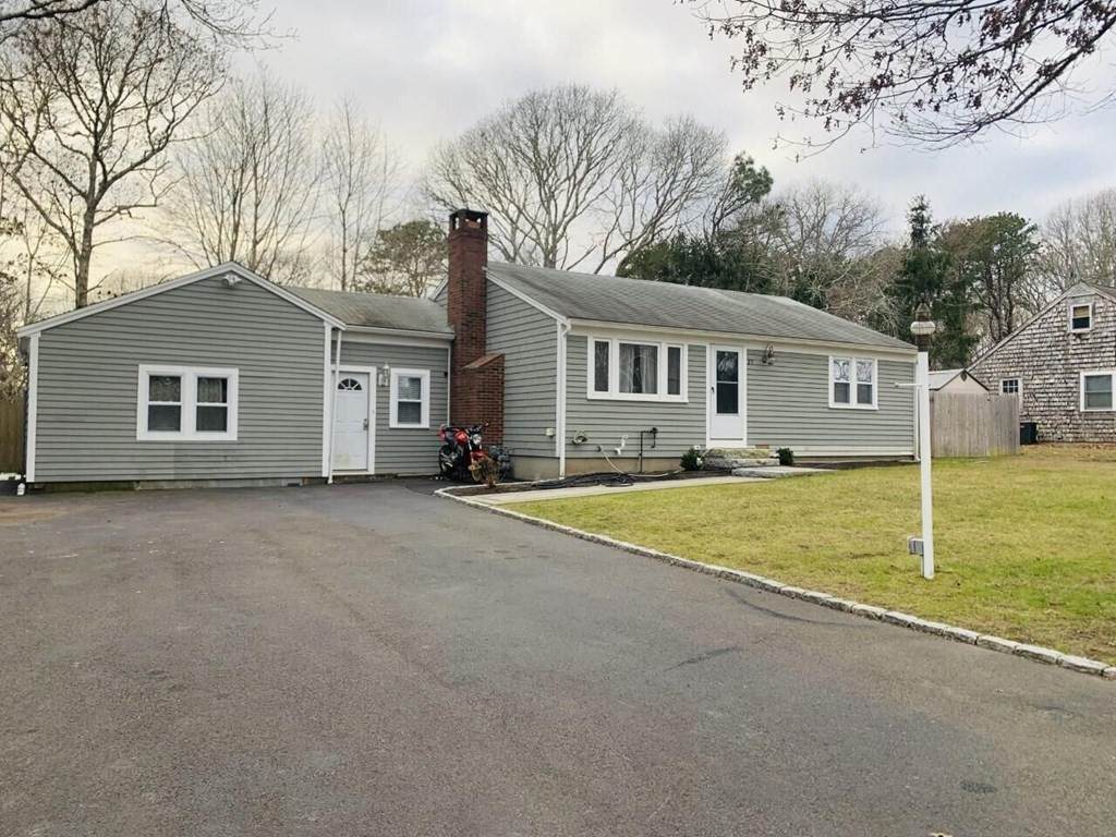 23 Meadowbrook Road - Photo 1