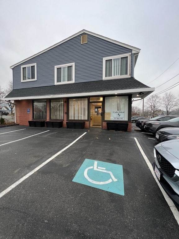 1137 N. Main - Photo 1