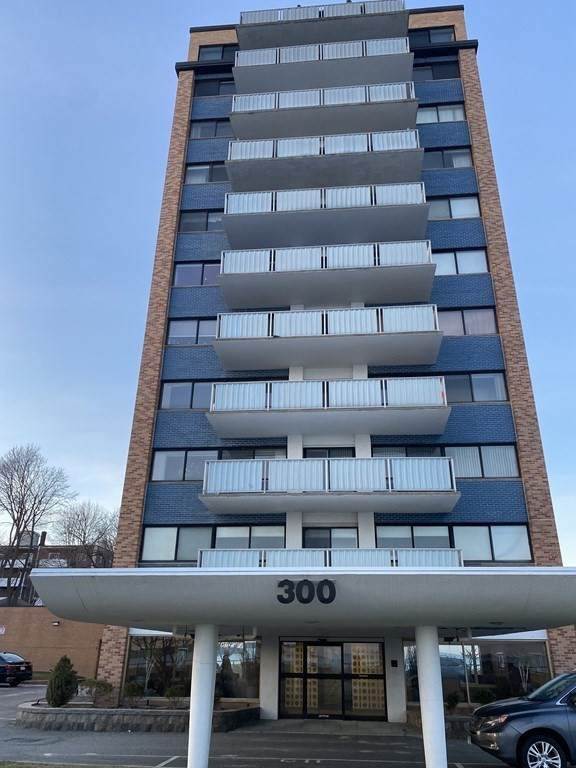 300 Lynn Shore Drive - Photo 1