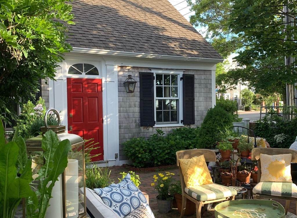 157 Commercial St - Photo 1