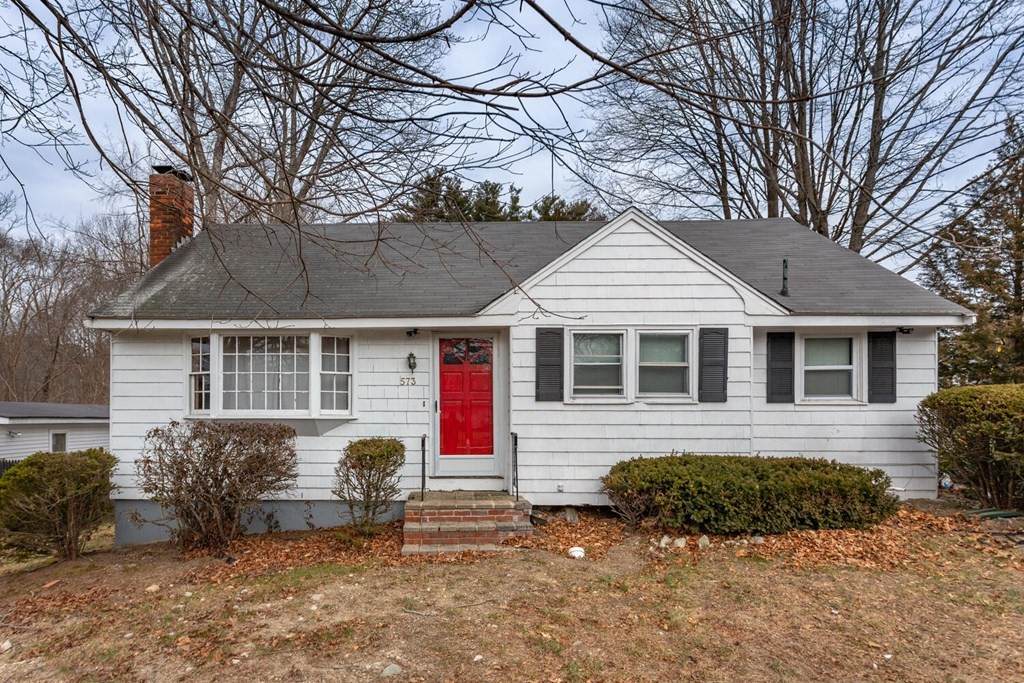 573 W Chestnut St - Photo 1