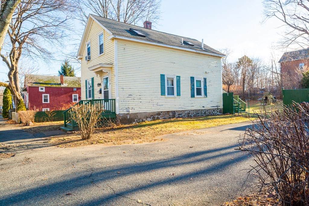 25 Irving St - Photo 1