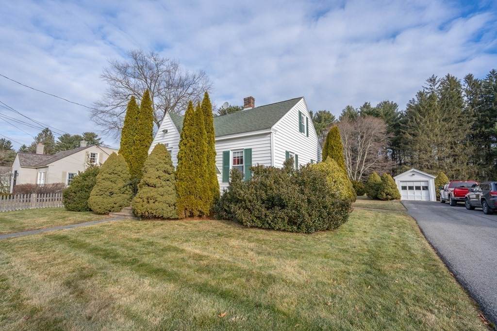 152 N Brookfield Rd - Photo 1