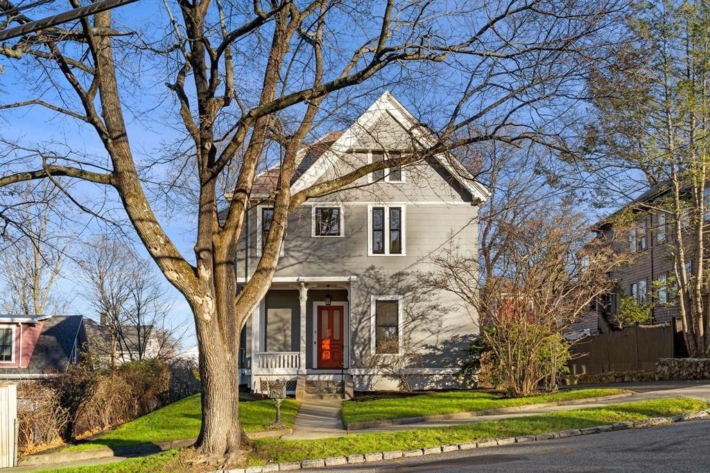 8 Florence Ave - Photo 1