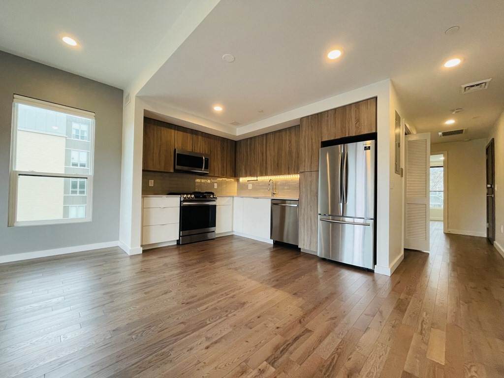 119 Hyde Park Ave - Photo 1