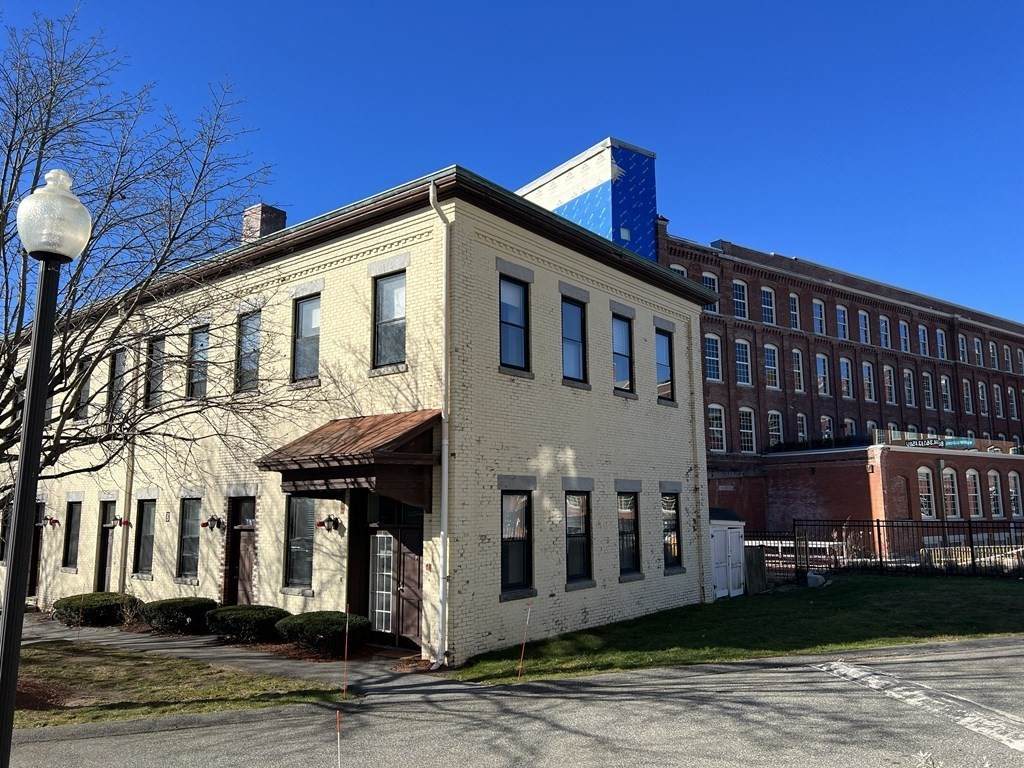 187 Thorndike St - Photo 1