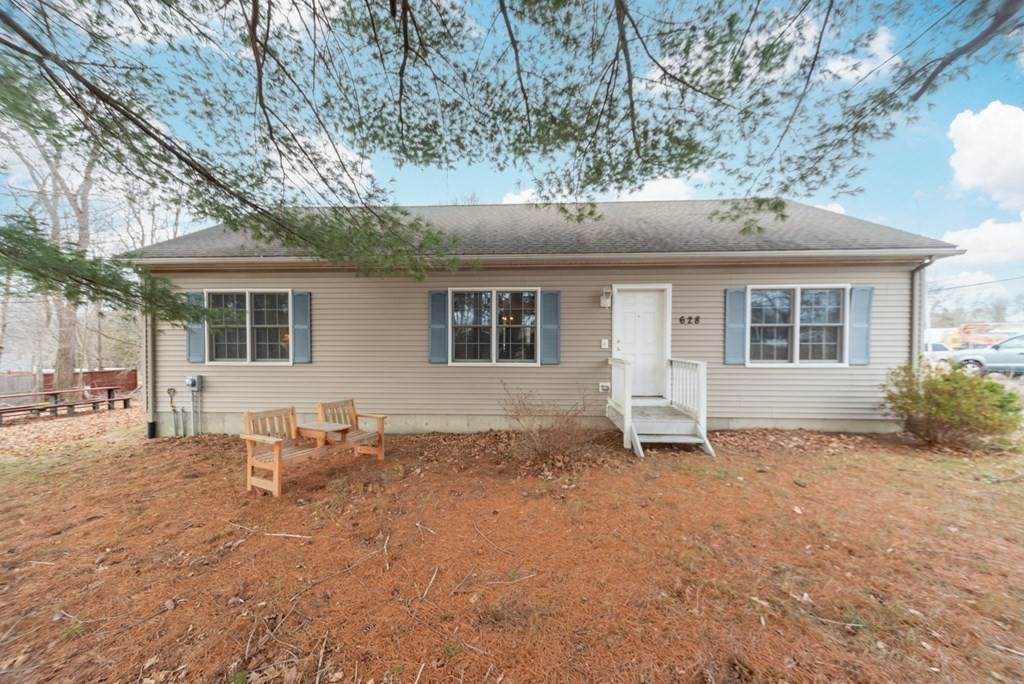 628 Canton St - Photo 1