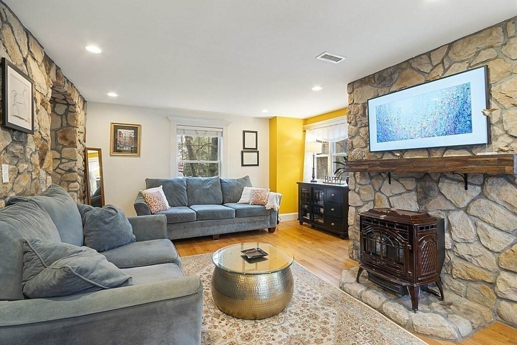 182 Lake Dr - Photo 1