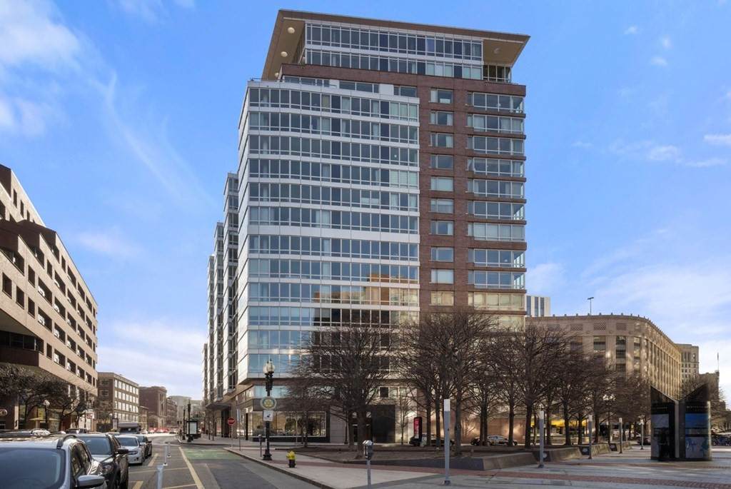 1 Charles St S - Photo 1