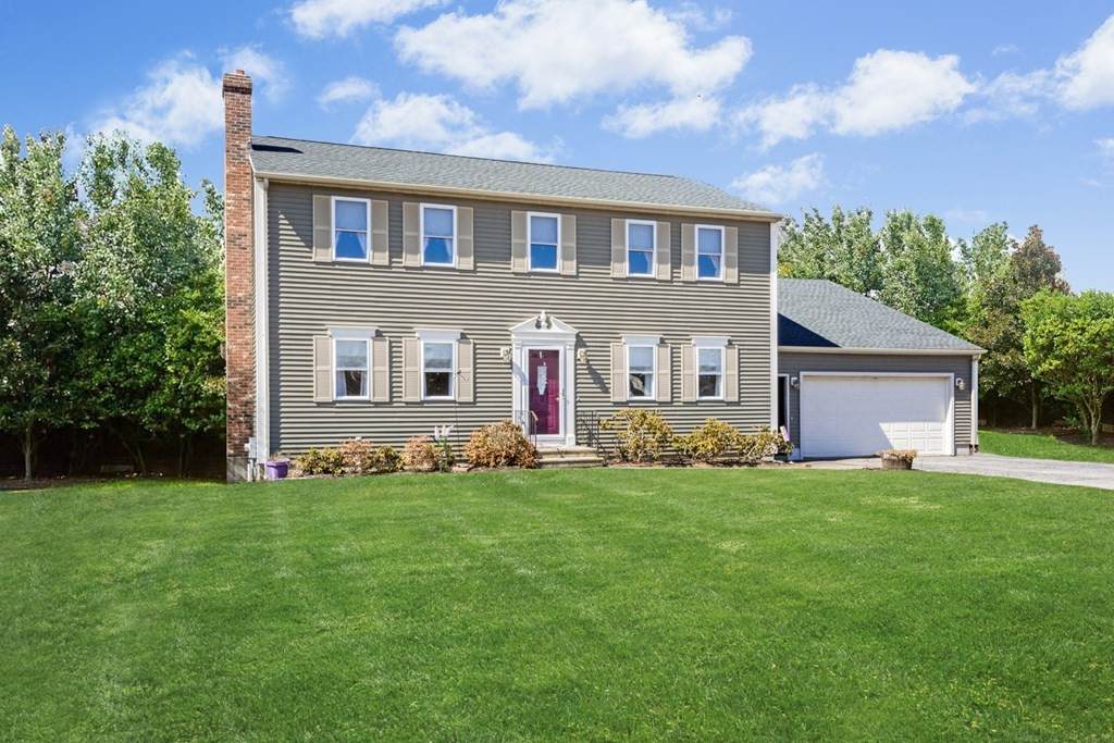 14 Clarence Dr - Photo 1