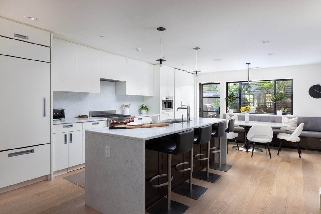 13 Cazenove St - Photo 1