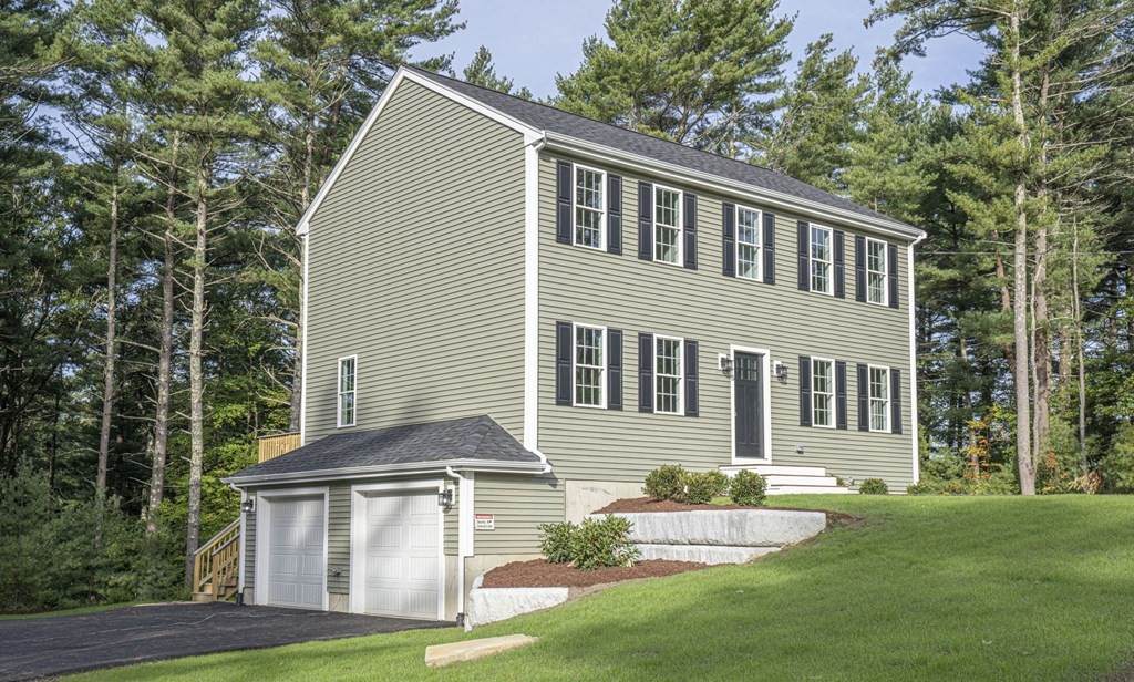 5 Sullivan Avenue - Photo 1