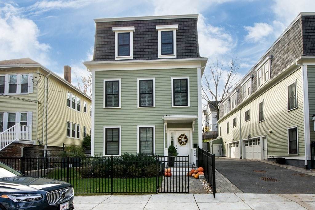 92 Cornell St - Photo 1