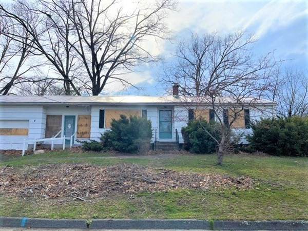 4 Daniel Dr - Photo 1