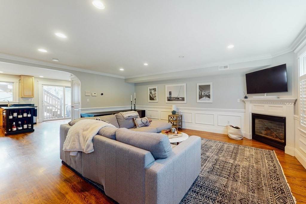 129 M Street - Photo 1