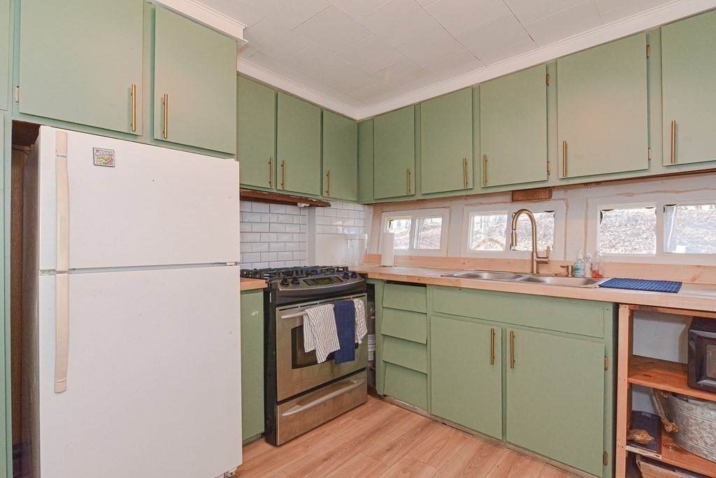12 Old Warren Road - Photo 1